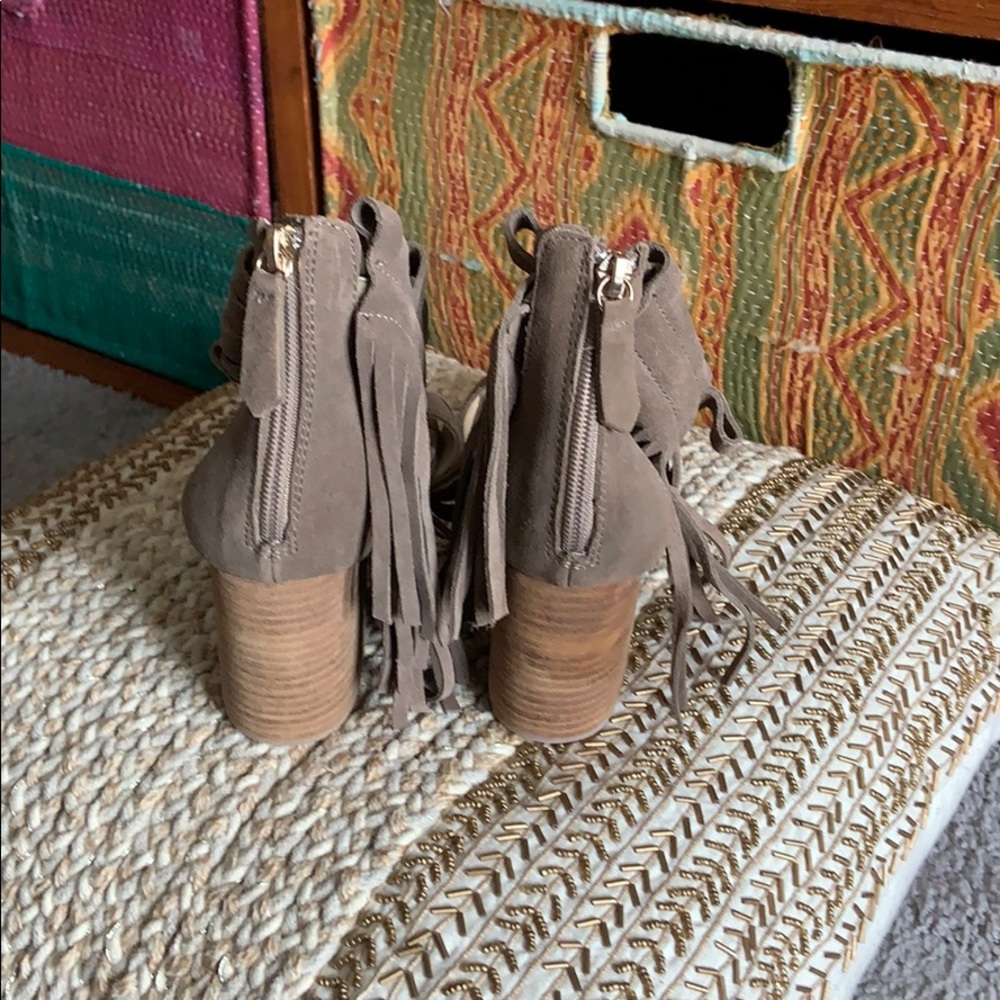Sandals - Picture 3 of 4